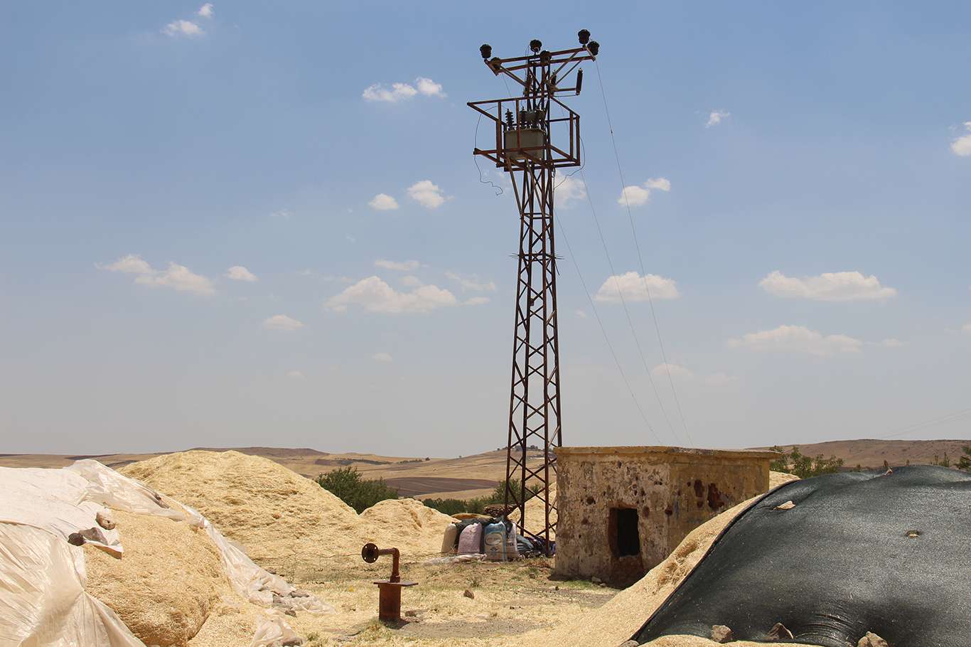 ​20 yıldır suya hasret kalan mahalle sakinleri yetkililere seslendi: Su sorunumuz çözülsün